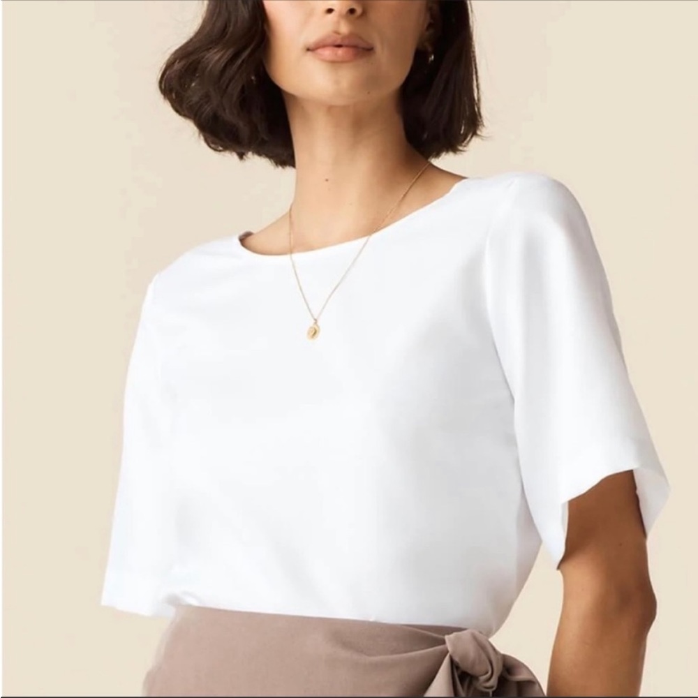 VETTA reversible cropped white top, size small